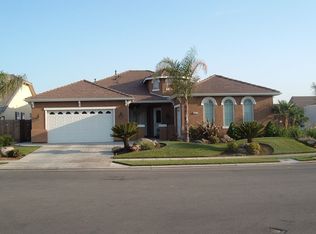 2914 Celeste Ave, Clovis, CA 93611