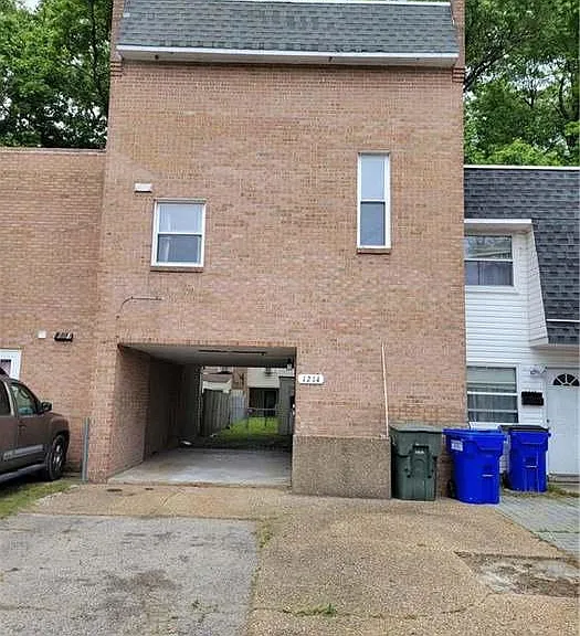 1214 Underwood Ave — Photo 6