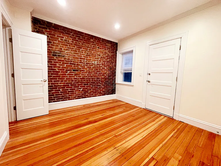 1616 Beacon St #8 — Photo 13