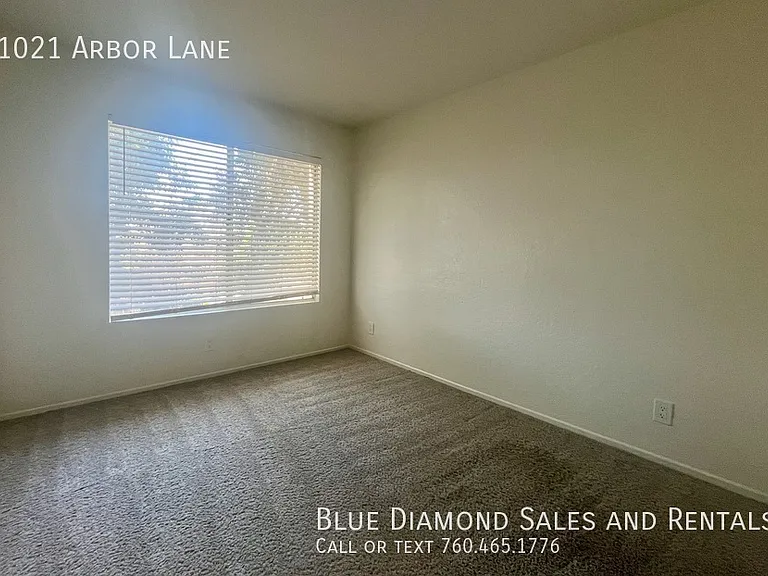 1021 Arbor Ln — Photo 15
