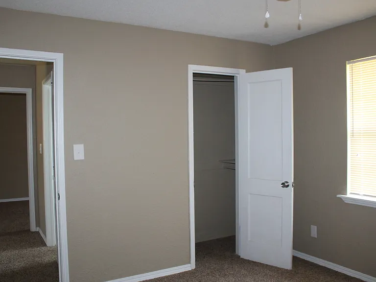 764 E Rose Dr — Photo 14