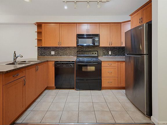 5th image of 364 Goldstream Ave #307