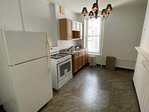 2nd image of 578 57th St #2A