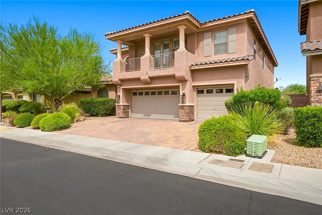 5 bed, 4.0 bath, 3987 sqft, $3,495 — Photo 2
