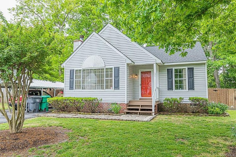 1st image of 121 Sunny Dr