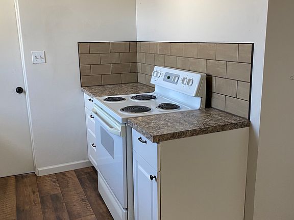 3rd image of 709 Pine St #2