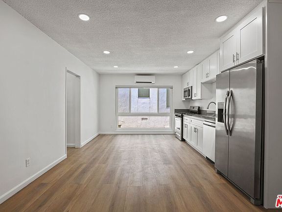 4th image of 7949 Romaine St APT 5