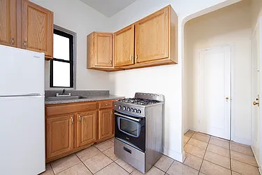 Rented by R New York