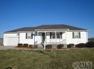 1528 Parker Rd, Manchester, TN 37355