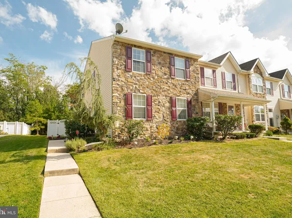 52 Normans Ford Dr, Sicklerville, NJ 08081