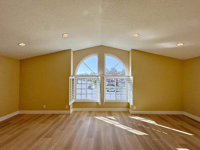 1652 Longview Dr — Photo 22