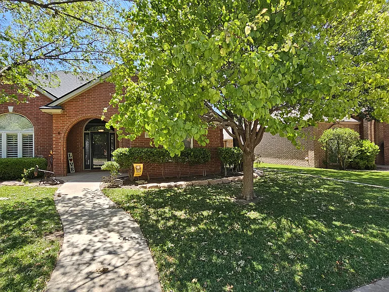 10306 York Ave — Photo 1