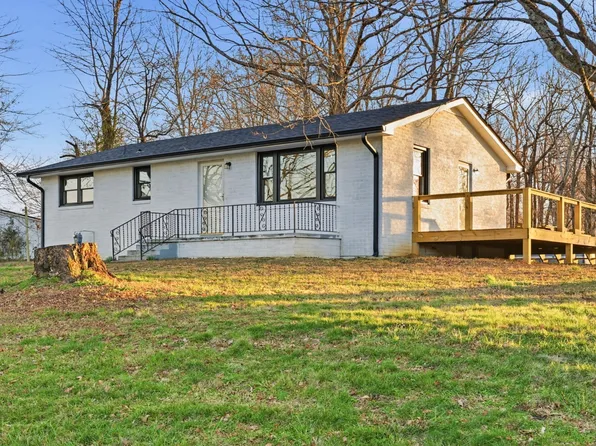 1360 Highway 49 E, Charlotte, TN 37036