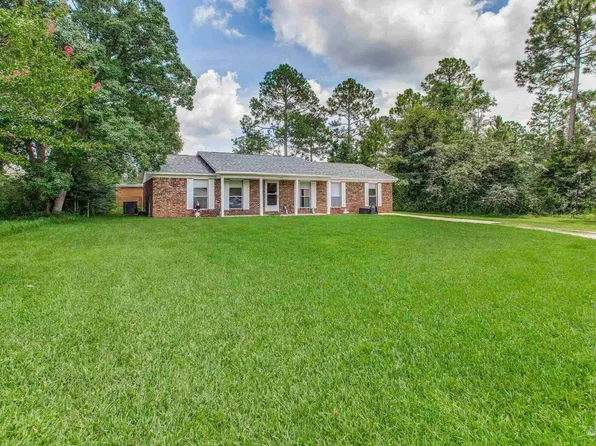 2344 Riddle Rd, Cantonment, FL 32533