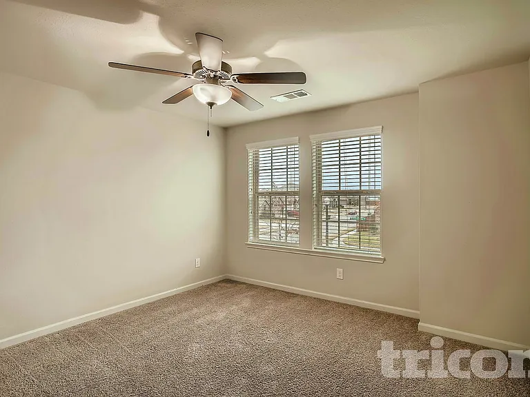 1592 Sugarberry Dr — Photo 6