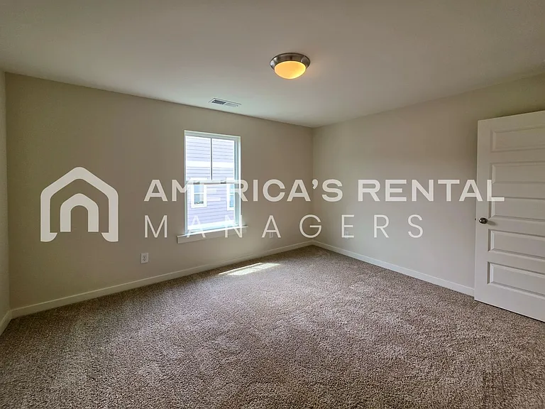 1017 Grand River Blvd W — Photo 54