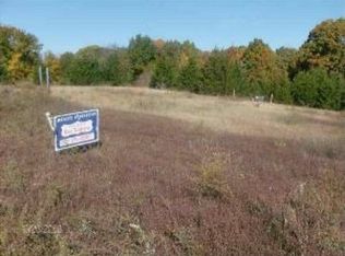 1232 Greenbrier Dr, Eudora, KS 66025