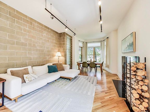 3rd image of 2029 W Evergreen Ave #1E