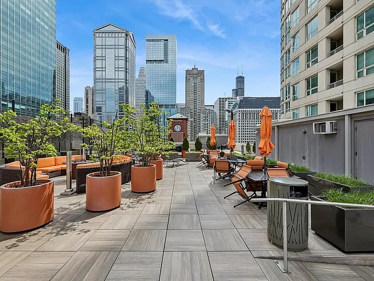 345 N La Salle Dr #4504 — Photo 18