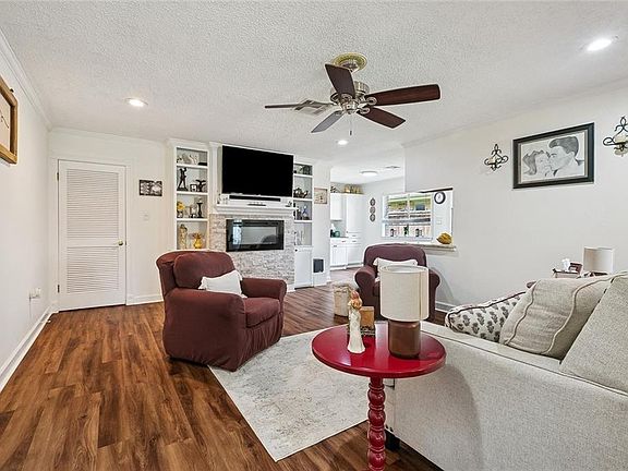 3rd image of 1700 Home Ave