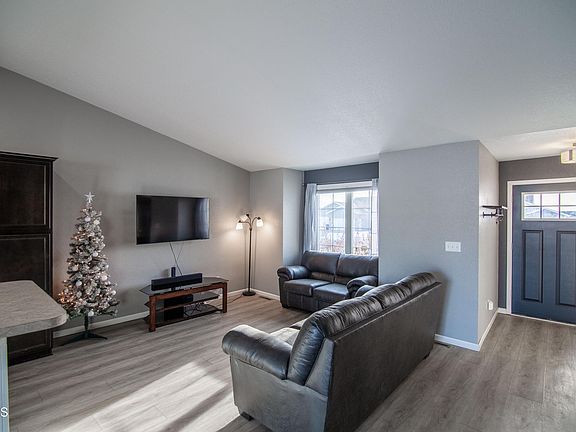 5th image of 5019 39th Ave NW