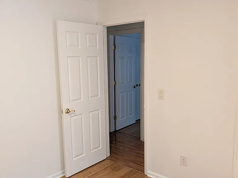 959 Foxborough Rd — Photo 31