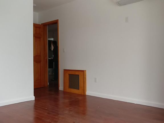 4th image of 4226 160th St Fl 2nd