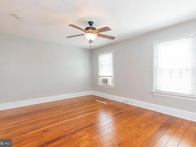 620 E Hector St — Photo 13