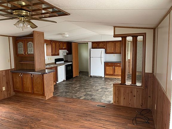 2nd image of 15 Peaceful Pines Dr