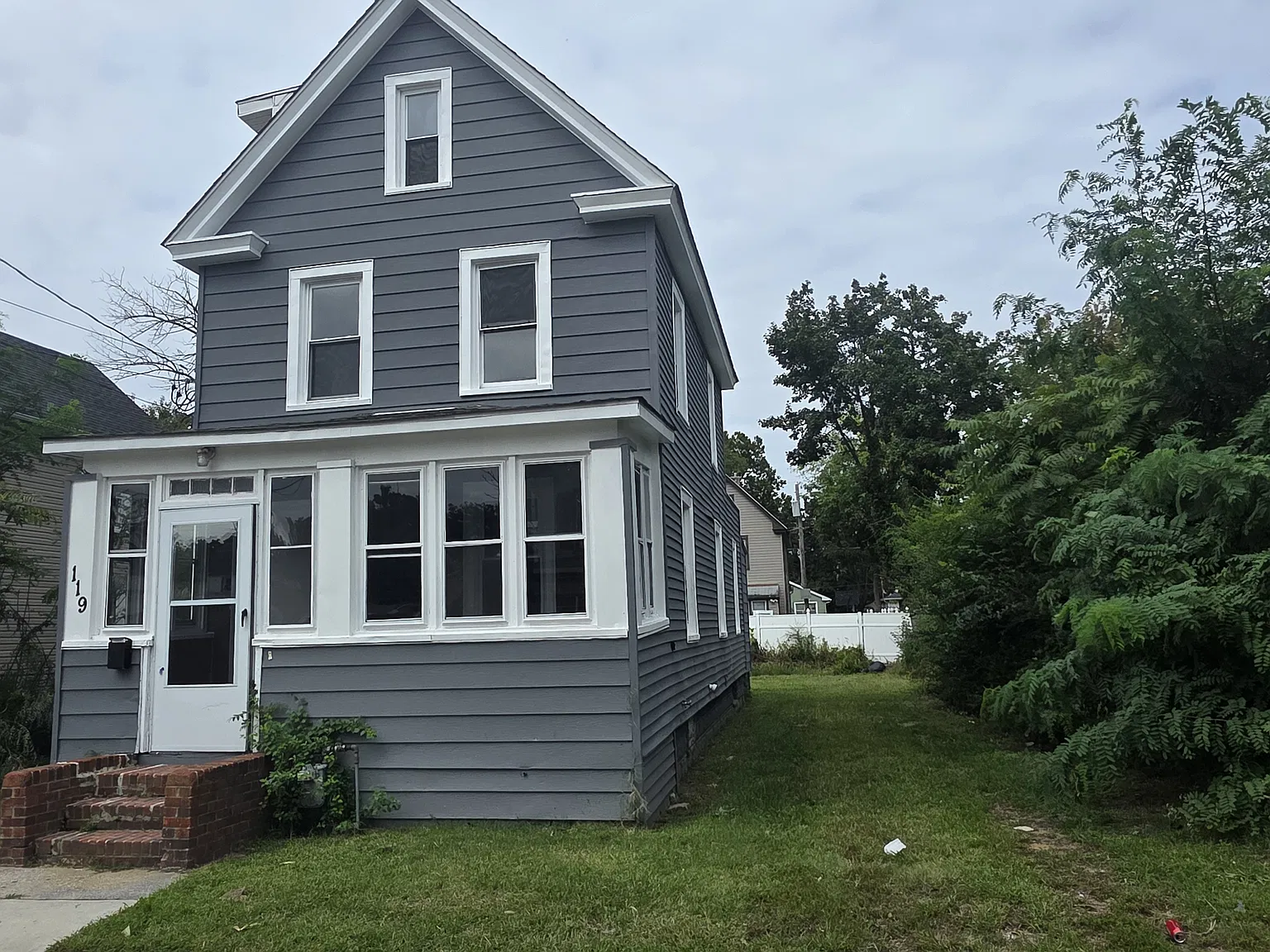 3 bed, 1177 sqft, $1,600 — Photo 2