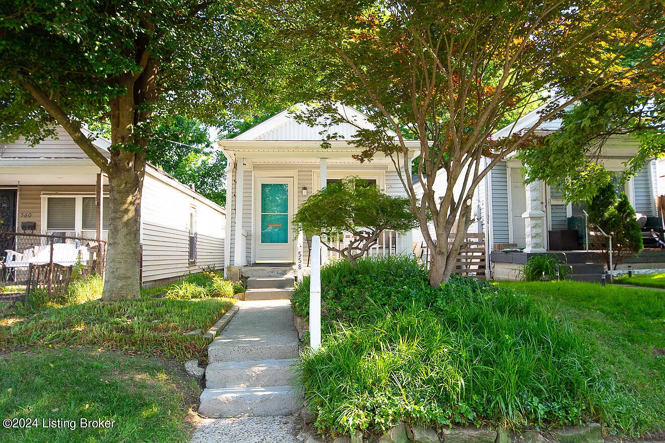 558 Lilly Ave photo 1