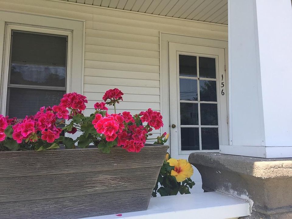 Front porch in midsummer
