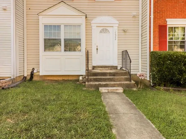 17948 Milroy Dr, Dumfries, VA 22026