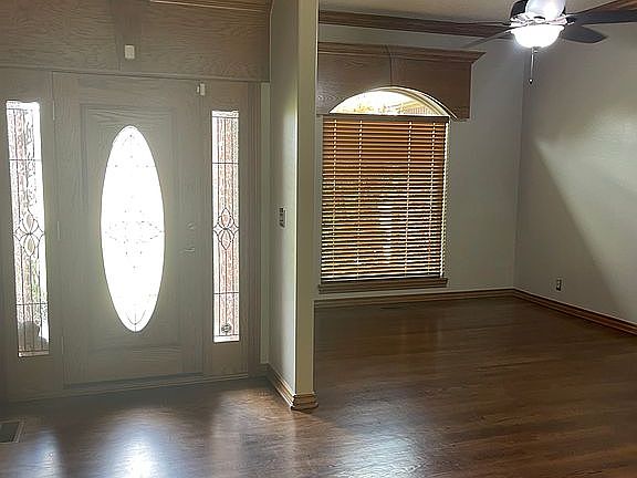 Entry & living room