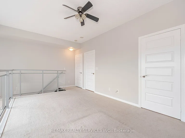 215 Queen St E #211 — Photo 18