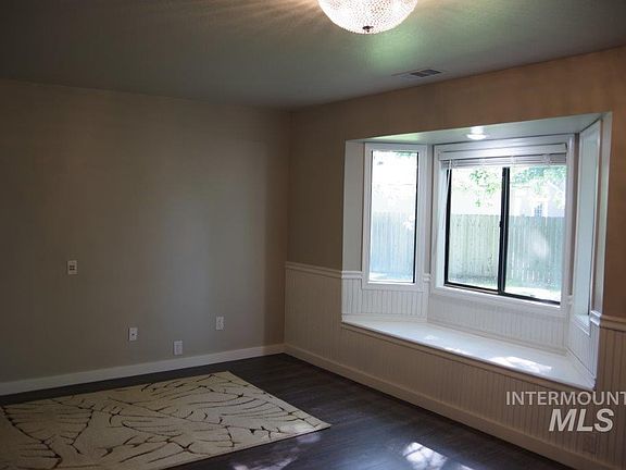 4th image of 6931 Limelight St
