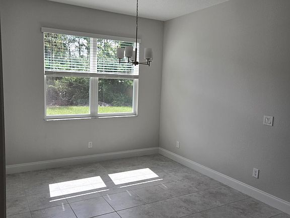 4th image of 419 Calabria Ave SE