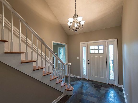 2nd image of 105 Mountain Court Dr