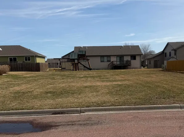 LOT 14 Charles St, Mitchell, SD 57301