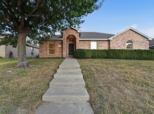 2120 Stonewood Dr, Lancaster, TX 75134
