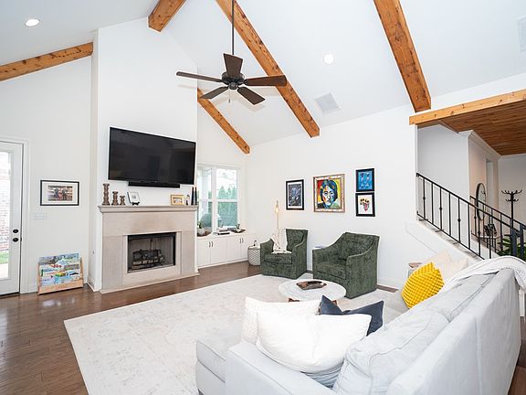 3rd image of 117 Glen Alden Cir
