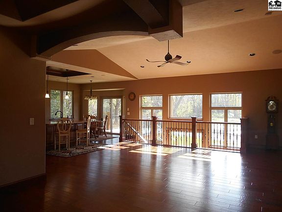 3rd image of 3601 Hickory Ct