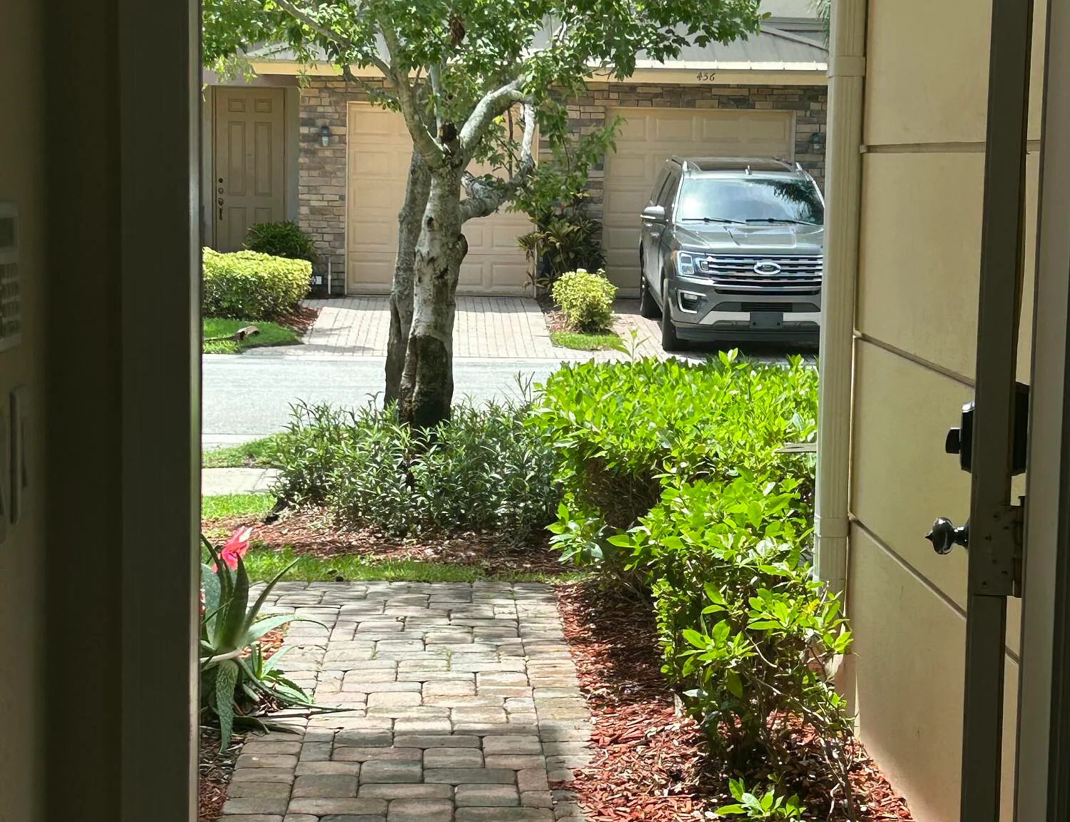 3 bed, 2.5 bath, 1492 sqft, $2,200 — Photo 2