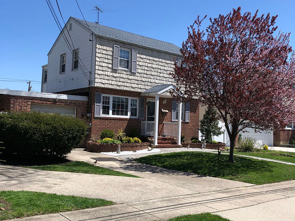 1st image of 2225 2nd St