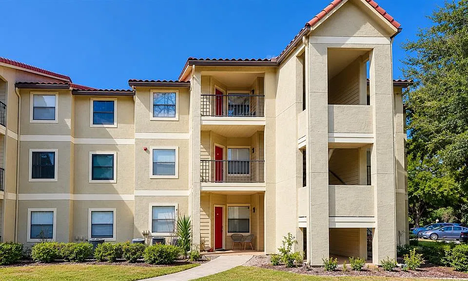 3012 Parkway Blvd #207