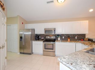 6716 S 34th St #8, Franklin, WI 53132