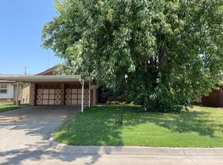 604 Plaza Dr, Moore, OK 73160