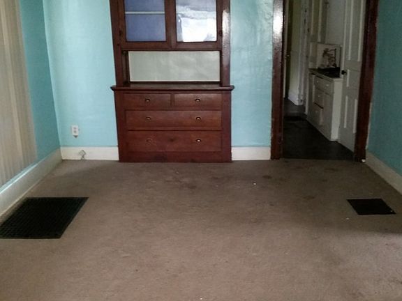 5th image of 413 Sibley Blvd