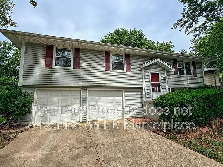 1201 NE 9th St — Photo 2