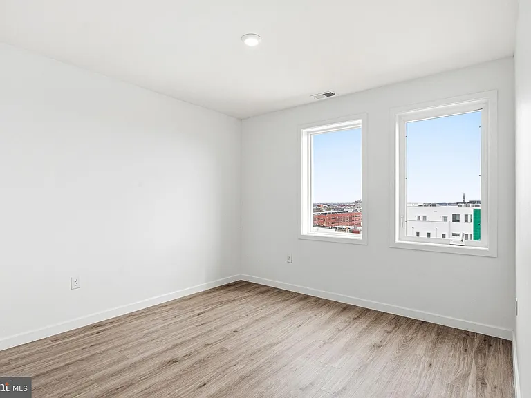 915 N Broad St #17-604 — Photo 7